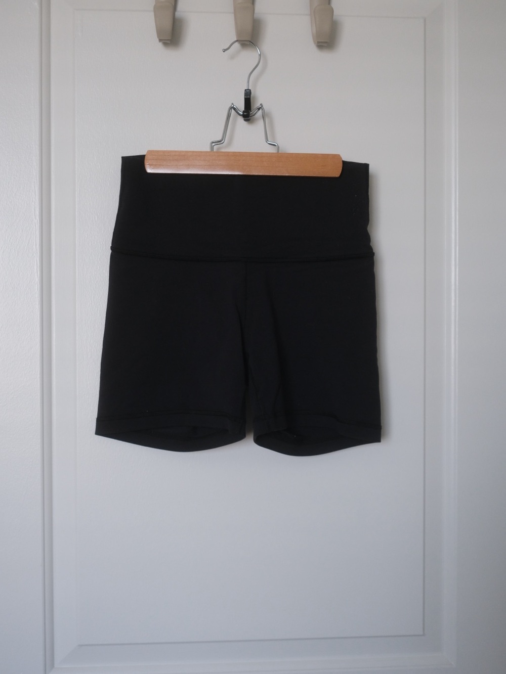 ARITZIA TNA Shorts - BLACK